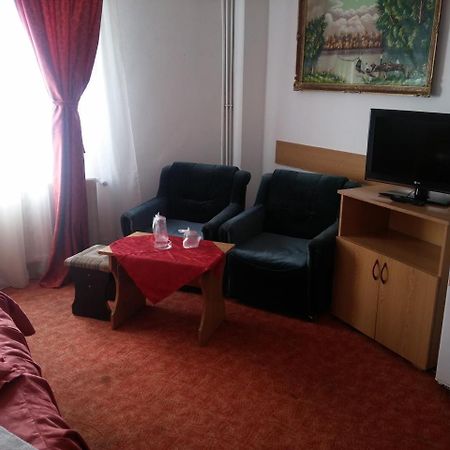 Riviera Valceana Bed and Breakfast Râmnicu Vâlcea Buitenkant foto