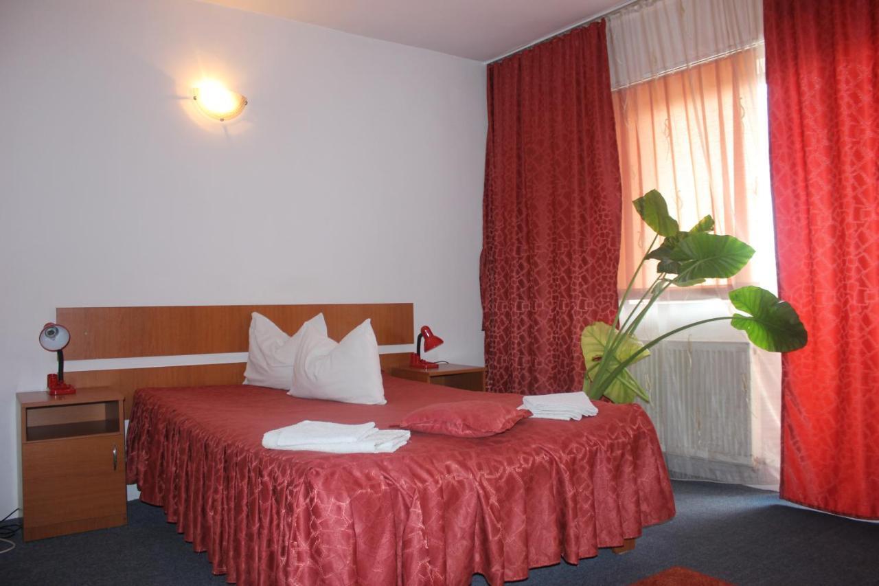 Riviera Valceana Bed and Breakfast Râmnicu Vâlcea Buitenkant foto