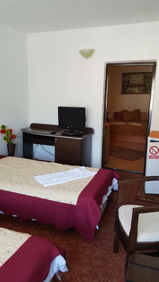 Riviera Valceana Bed and Breakfast Râmnicu Vâlcea Buitenkant foto
