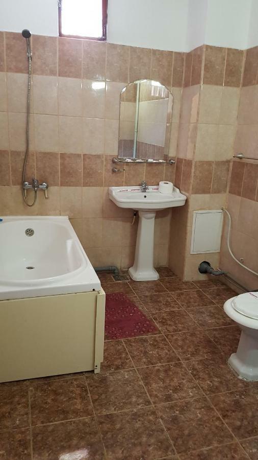 Riviera Valceana Bed and Breakfast Râmnicu Vâlcea Buitenkant foto